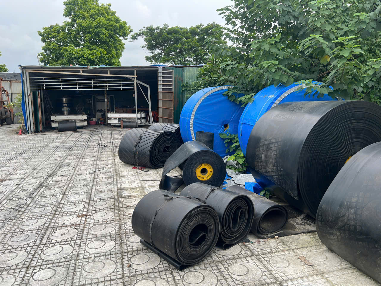 Hình ảnh thi công băng tải thực tế - Băng Tải Tín Phát - Công Ty Cổ Phần Thiết Bị Vật Tư Tín Phát